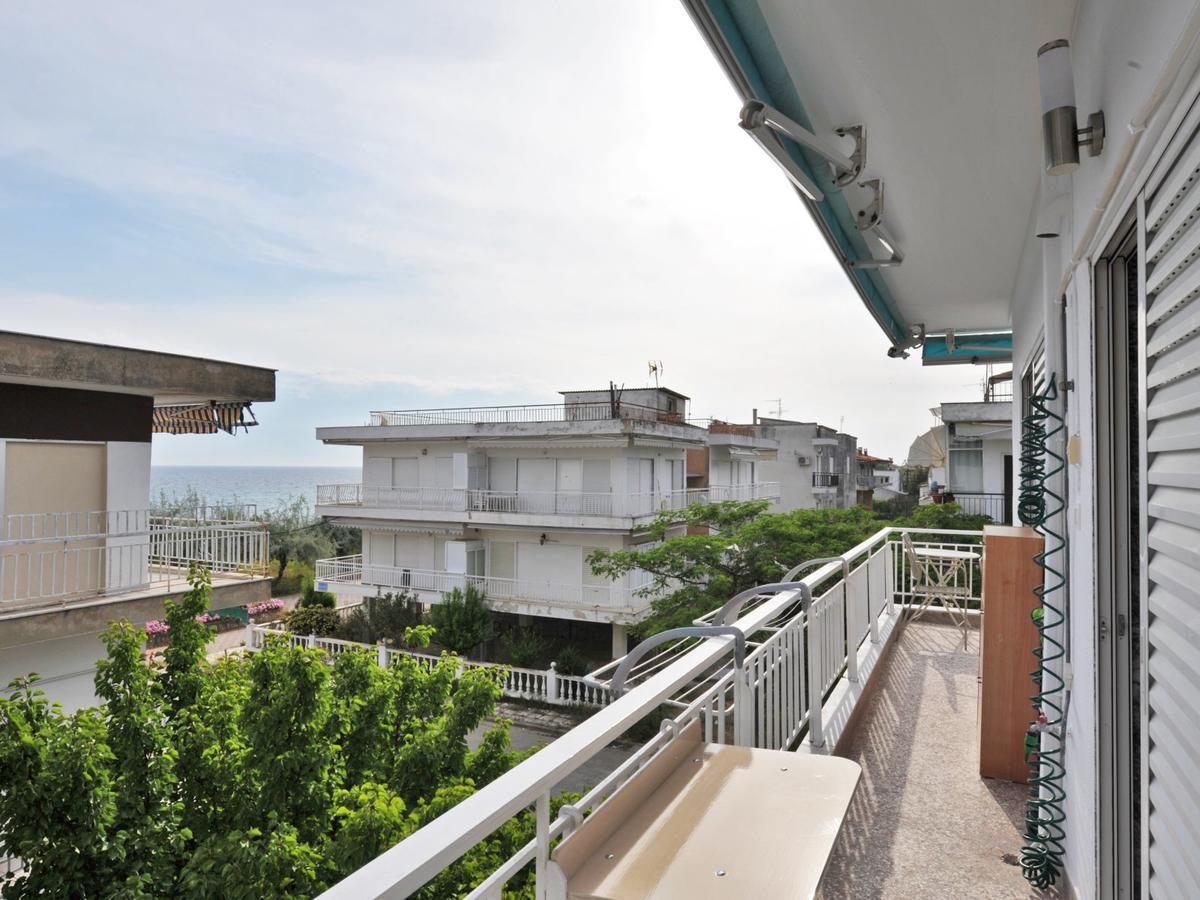 Themis 40 Steps From Beach Paralia Dionisiou Exterior foto