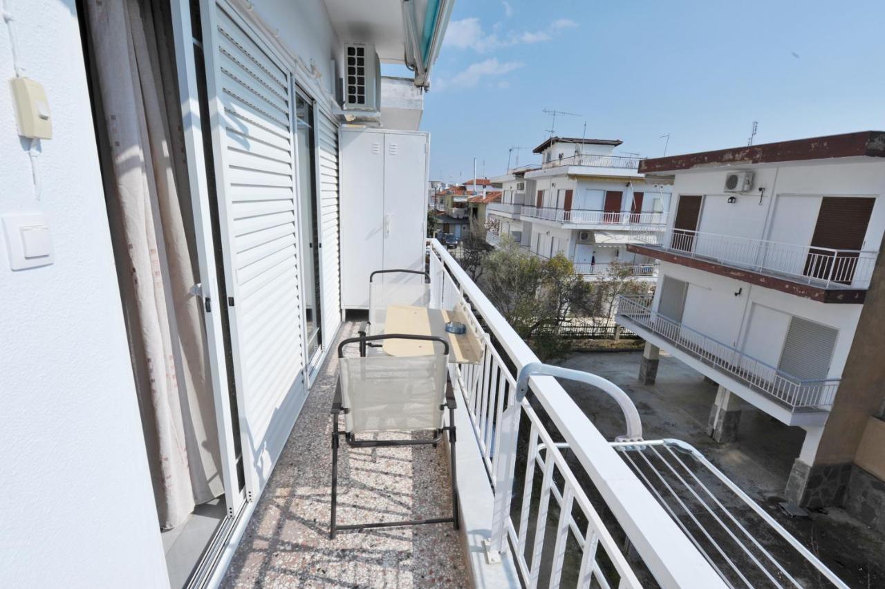Themis 40 Steps From Beach Paralia Dionisiou Exterior foto