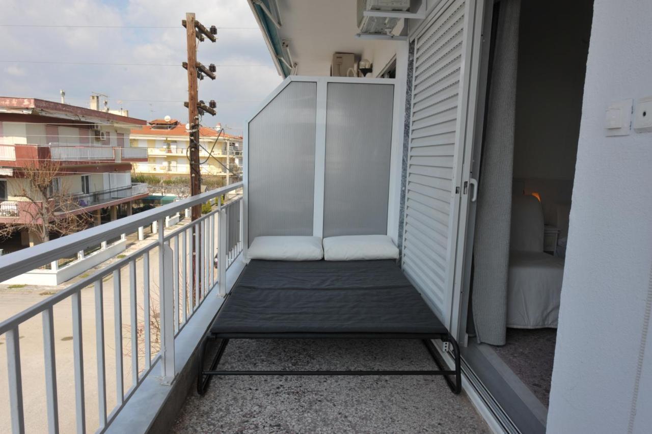 Themis 40 Steps From Beach Paralia Dionisiou Exterior foto