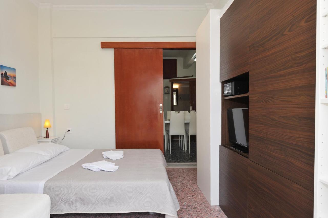 Themis 40 Steps From Beach Paralia Dionisiou Exterior foto
