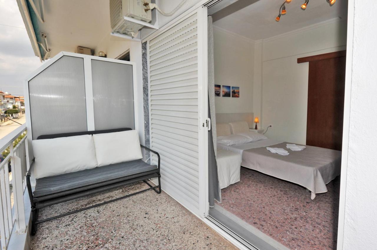 Themis 40 Steps From Beach Paralia Dionisiou Exterior foto